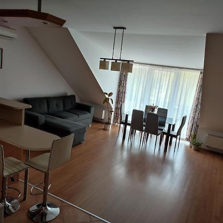 Larix Apartman Sárvár Zewnętrze zdjęcie