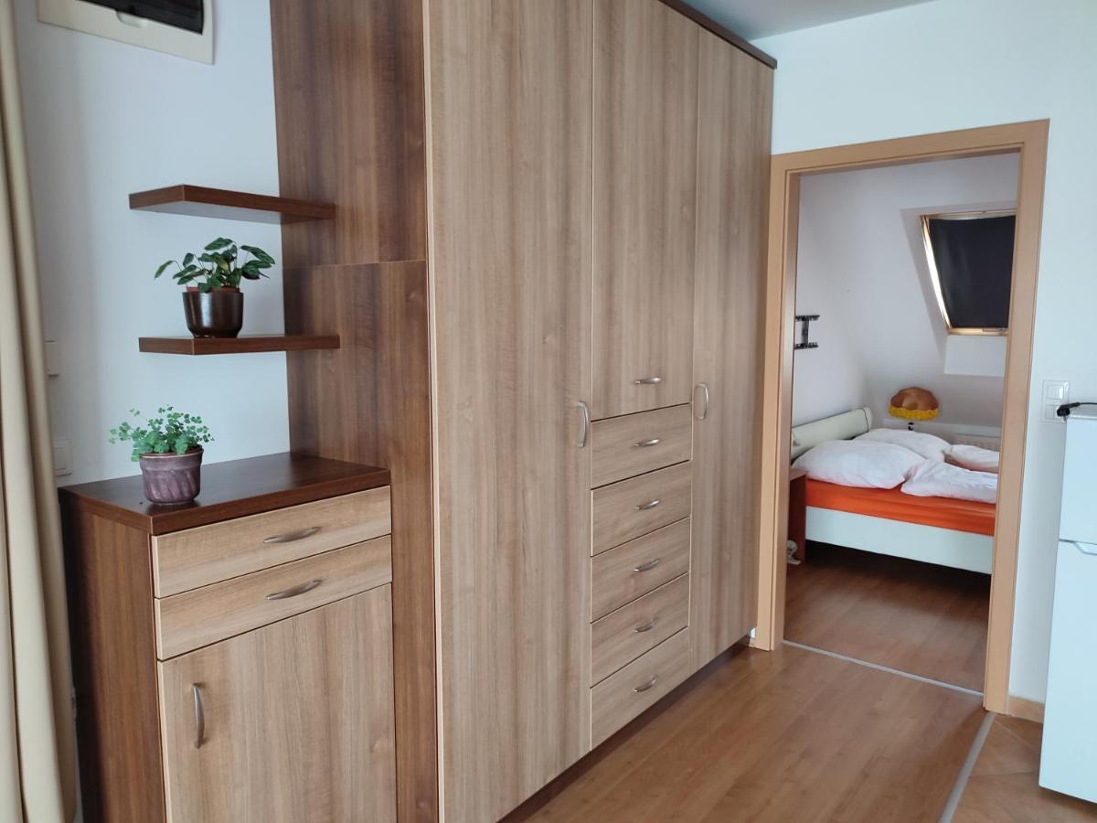 Larix Apartman Sárvár Zewnętrze zdjęcie