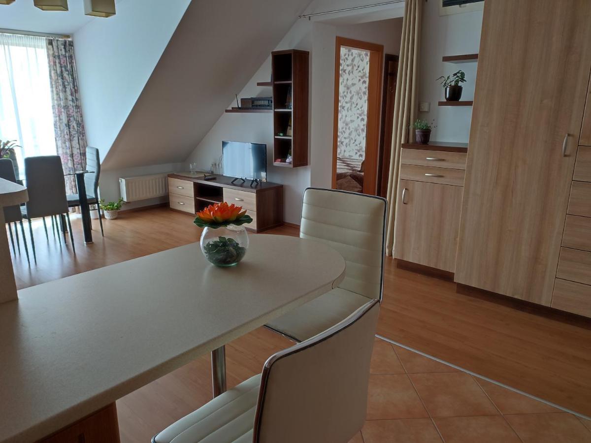 Larix Apartman Sárvár Zewnętrze zdjęcie