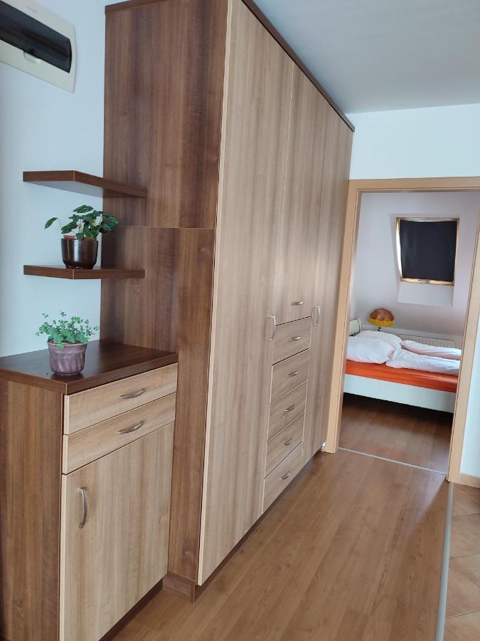 Larix Apartman Sárvár Zewnętrze zdjęcie